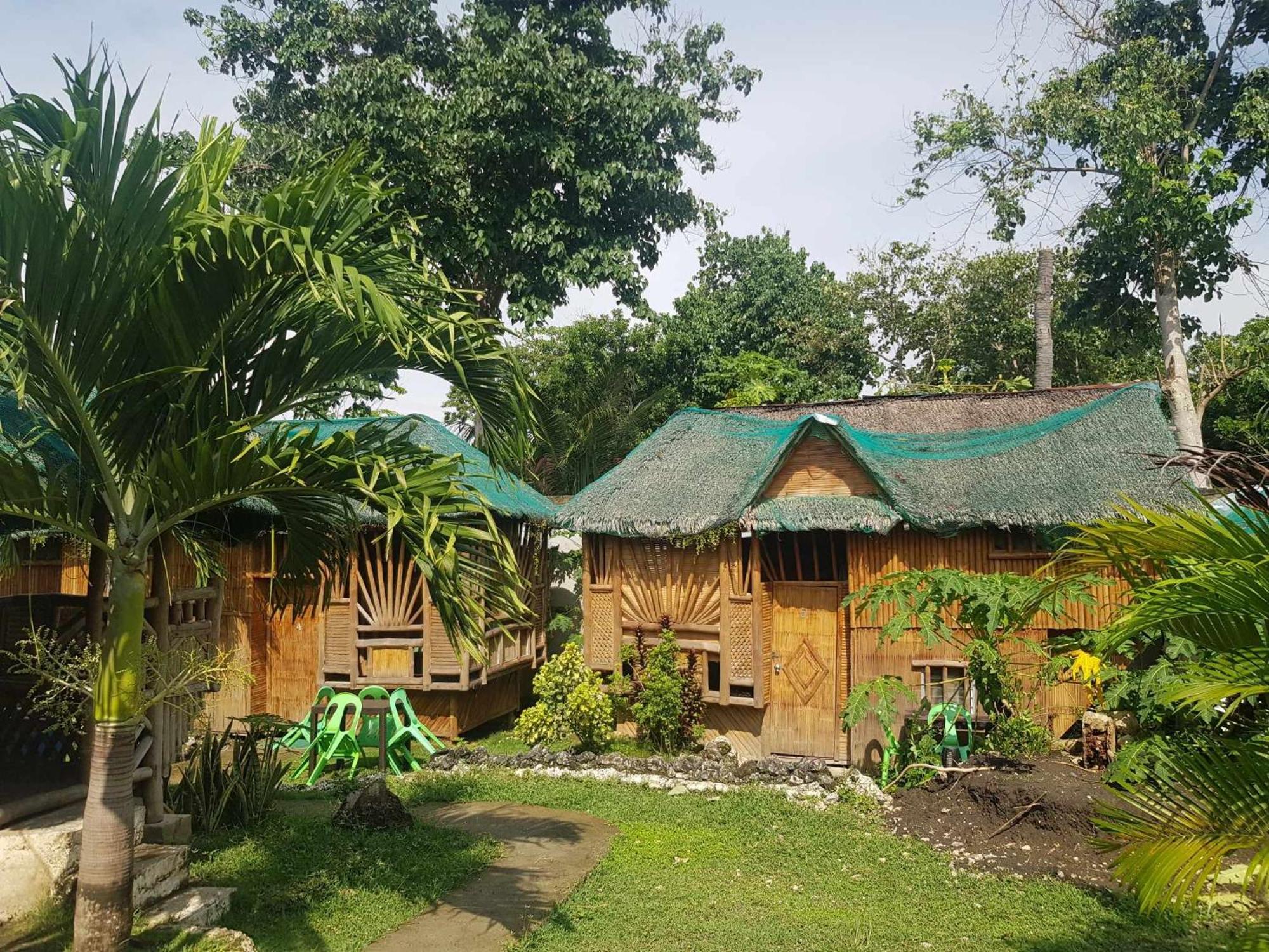 Nirvana Bamboo Houses & Dive Resort Moalboal Exterior foto