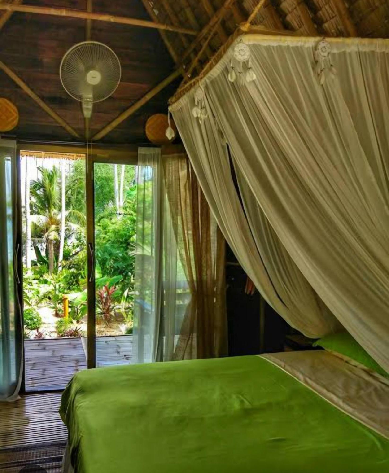 Nirvana Bamboo Houses & Dive Resort Moalboal Exterior foto