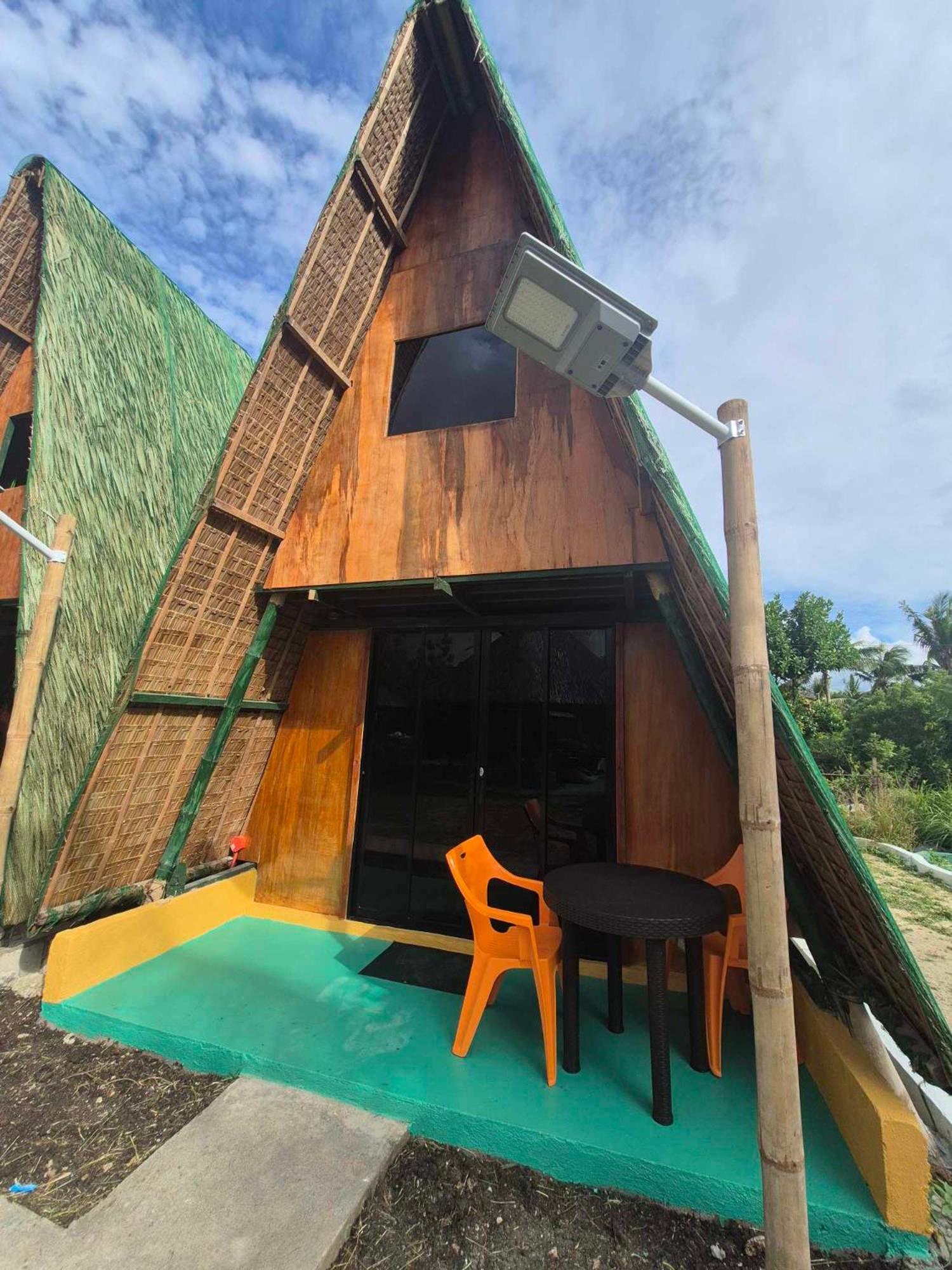Nirvana Bamboo Houses & Dive Resort Moalboal Exterior foto